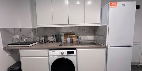 Studio Flat, High Road, N22 - Photo 3