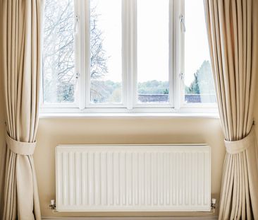 Ref: SB - Charlwood Place - Photo 3
