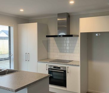 Spacious family home - Photo 2