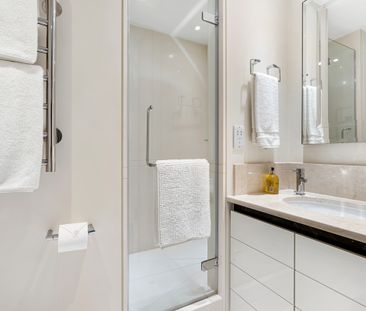 Exquisite townhouse with stunning garden square views in Knightsbridge - Photo 6