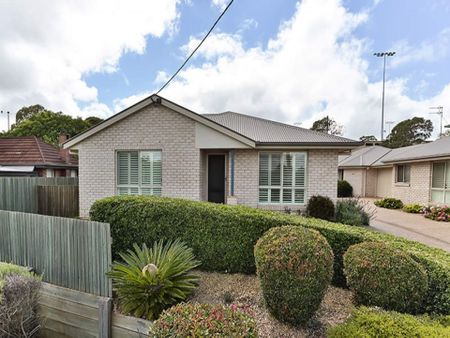 Immaculate Unit & Ideal Location&excl; - Photo 5