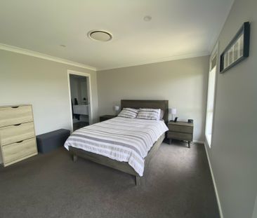 Ideal family rental in North Tamworth! - Photo 2