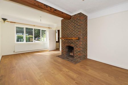 3 bedroom detached house to rent - Photo 2