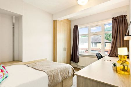 Estcourt Terrace, Headingley, LS6 3EY - Photo 2