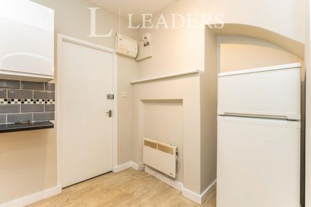 Studio to rent - Photo 3