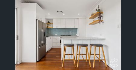 Stylish Family Living with an Incredible View! - Photo 2