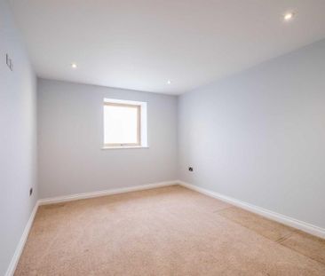 4 bedroom semi-detached house to rent - Photo 1