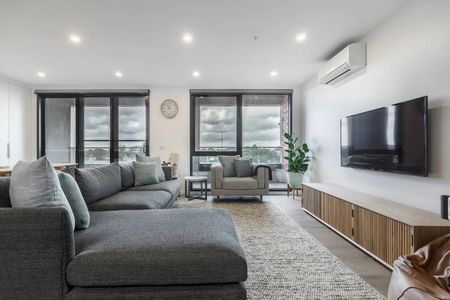 FULLY FURNISHED 3 BEDROOM MODERN APARTMENT - Photo 4