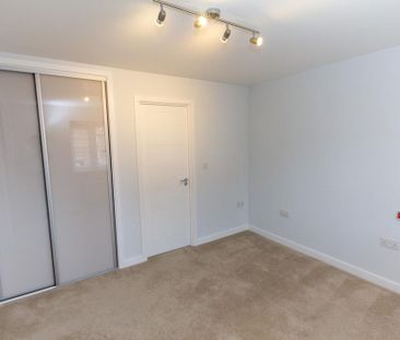 3 bedroom detached house to rent - Photo 3