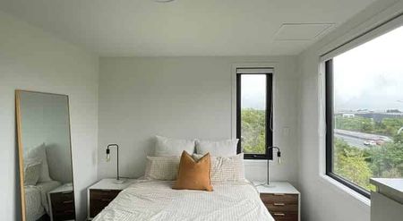 Modern End Unit Townhouse - New home before XMAS - Photo 2