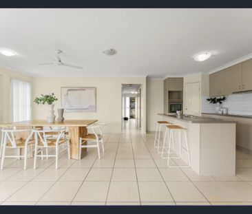 Well-Presented Family Home in Quiet Bellbird Park Location - Photo 4