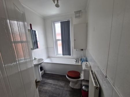 2 Bed - 16 Harold Street, Hyde Park, Leeds - LS6 1PL - Student - Photo 5