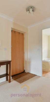 2 bedroom property to rent in Epsom - Photo 1