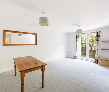 2 Bed Flat - Photo 2