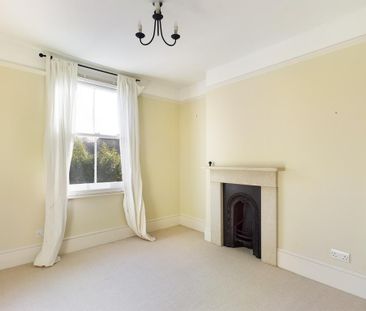 4 bedroom semi-detached house to rent - Photo 2