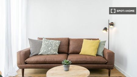 3 room luxury Flat for rent in Barcelona, Catalonia - Photo 5