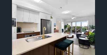 Modern 2 Bedroom Apartment with City Views – Perfectly Located - Photo 3