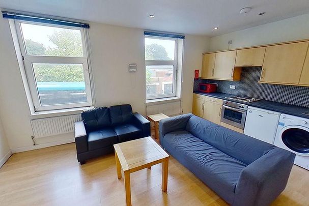 3 bedroom flat to rent - Photo 1