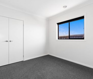 28 Bushranger Circuit Beveridge FOR RENT - Photo 1