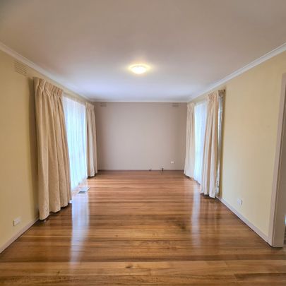 74 Cochrane Street, MITCHAM - Photo 1