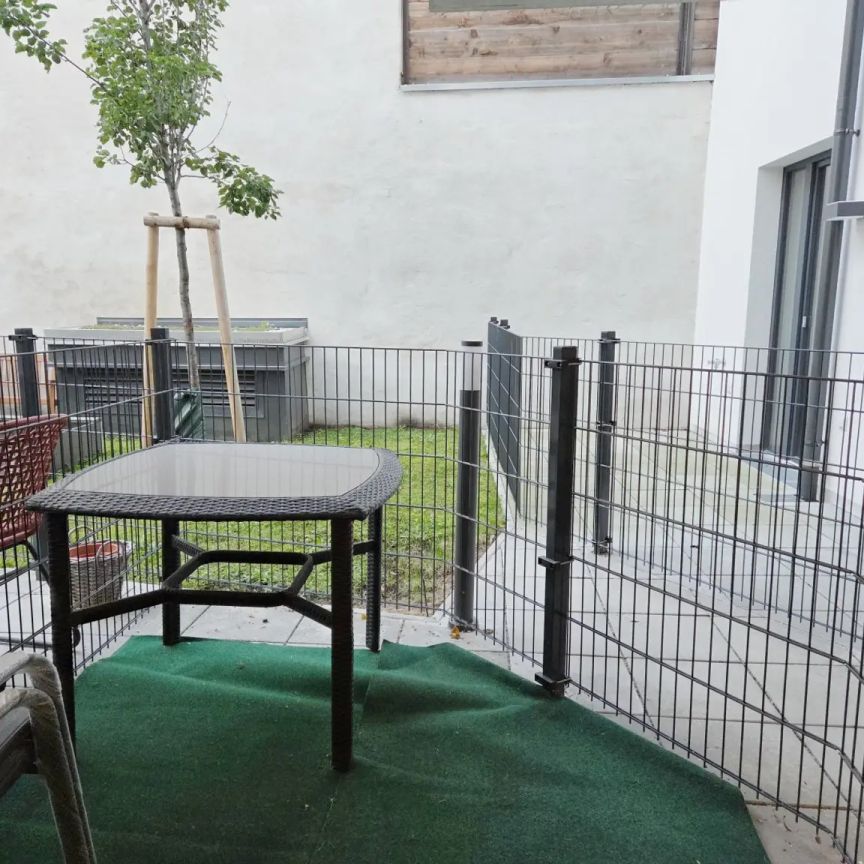 Erstbezug - möbliertes Zuhause - charmante Freifläche - Photo 1