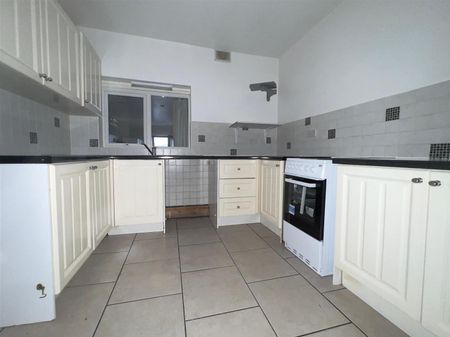 Chatsworth Road, Chesterfield - Photo 4