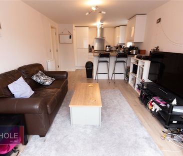 Downend Road, - Photo 2