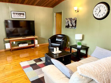 For Lease - 72 59th Street, Wasaga Beach, Ontario - Photo 3