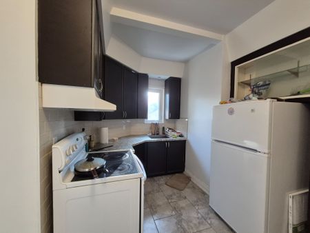 For Lease - 54 Twenty Third Street, Toronto, Ontario - Photo 4