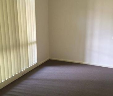 2 BEDROOM UNIT IN QUIET SUBURB - Photo 3