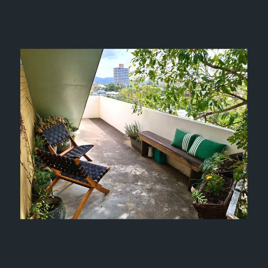 4/31 Dauphin Terrace, Highgate Hill, Qld 4101 - Photo 1