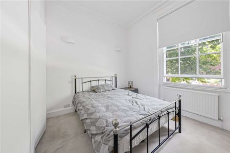 Lateral four bedroom apartment set next to Regents Park - Photo 5