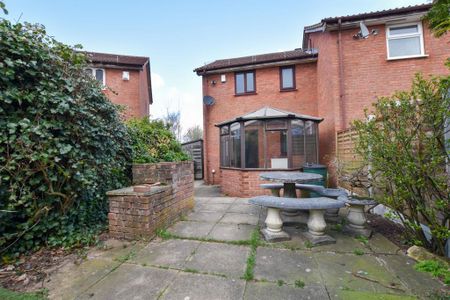 2 bedroom end of terrace house to rent - Photo 5