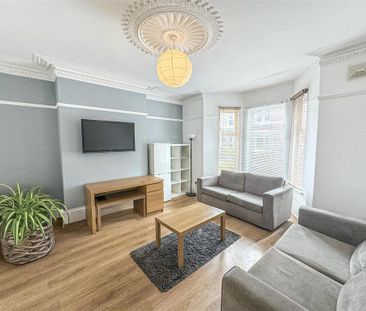 6 bedroom terraced house to rent - Photo 1