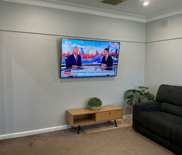 Neat 4 bedroom home - Photo 1