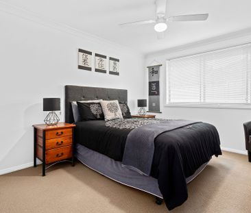 Beautifully Presented 3 Bedroom Villa - Photo 2