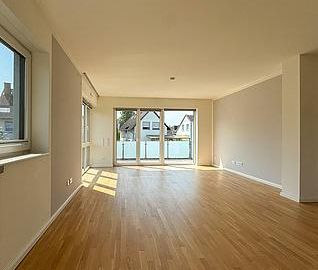 Barrierefreie 4-Zi.-Whg. mit Balkon & Tiefgarage - Photo 1