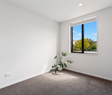 Modern 2 Bedroom, 2 Bathroom Unfurnished Townhouse - Photo 6