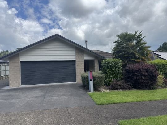 Great Family Home - Pyes Pa - Photo 1