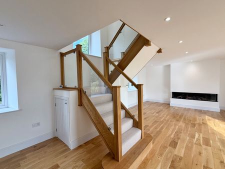 5 bedroom semi-detached house to rent - Photo 5