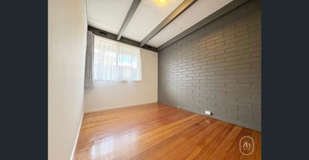 Newly Renovated Modern Unit in a Quiet Mitcham Location - Photo 3