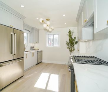 For Lease - 82 Admiral Road, Ajax, Ontario - Photo 3