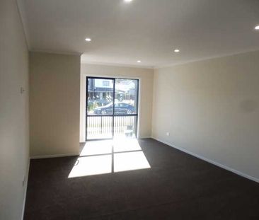 Commanding your attention is this nearly new, four bedroom home loc... - Photo 5