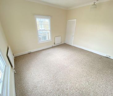 2 bedroom semi-detached house to rent - Photo 4