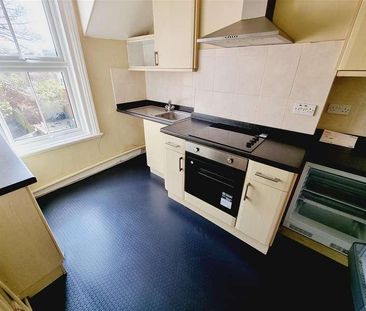 High Street, Rushden, Northants, NN10 - Photo 2