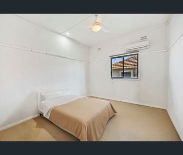 FAMILY LIVING IN THE HEART OF TOWN - Photo 6