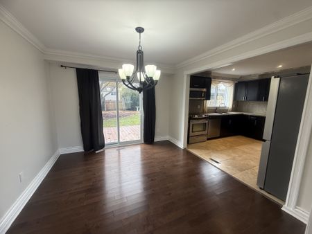 For Lease - 18 Fagan Drive, Halton Hills, Ontario - Photo 4