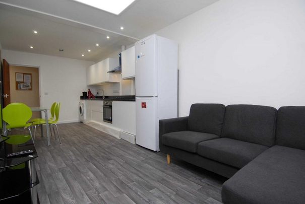 4 bedroom house share to rent - Photo 1