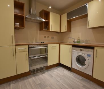 2 Bedroom Flat - Photo 2