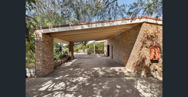 A Bright, Spacious Home Ready for the Holidays - Photo 1